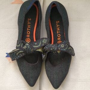 Rothy's Pointed Bow Flats in Green with Multicolor Bow